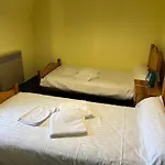 Aux Globe-trotters Hotel Murat (Cantal)