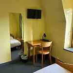 Aux Globe-trotters Hotel 2*