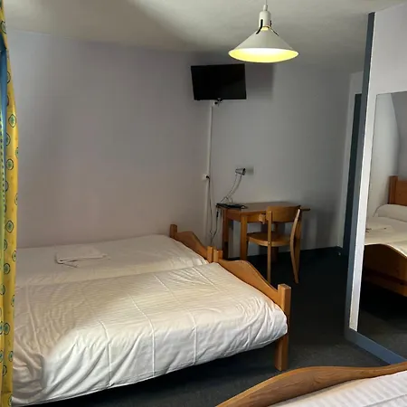 Aux Globe-trotters Hotell 2*