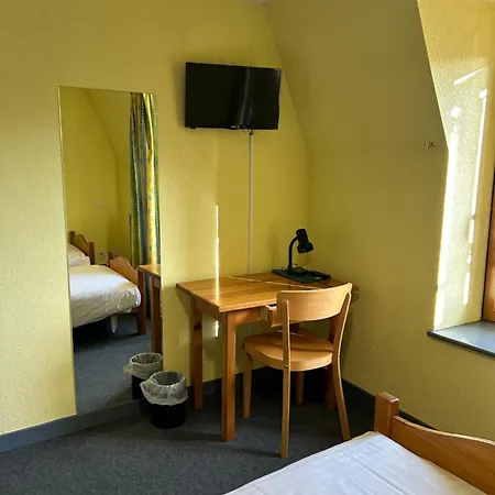 Aux Globe-trotters Hotell 2*