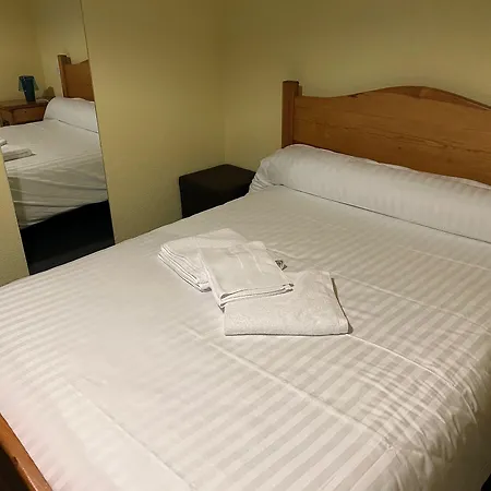 Aux Globe-trotters Hotel Murat (Cantal)