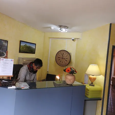 Aux Globe-trotters Hotell