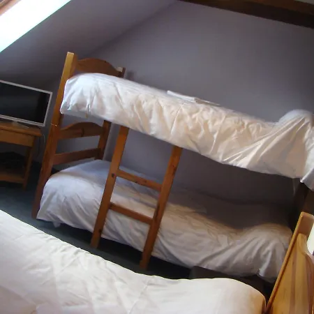 فندق Aux Globe-trotters 2*