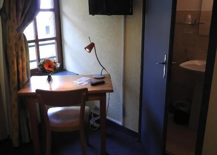 Отель Aux Globe-trotters 2*