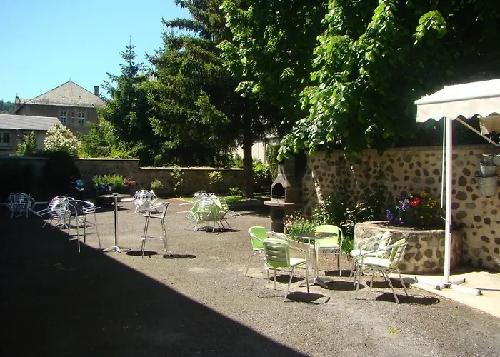 Отель Aux Globe-trotters 2*