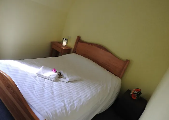 Aux Globe-trotters 2* Мюра