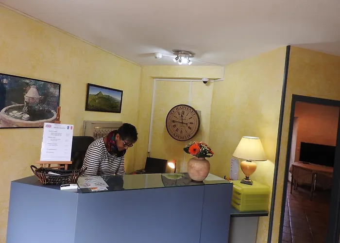 Aux Globe-trotters Отель