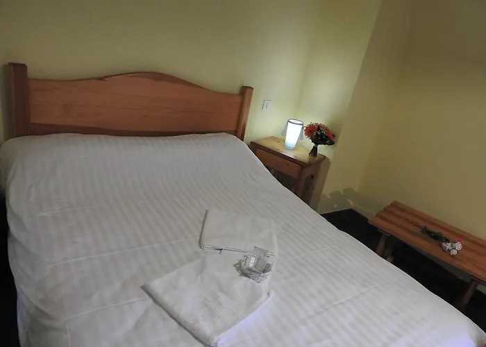 Отель Aux Globe-trotters